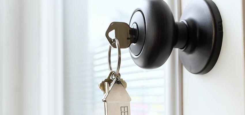 Bifold Door Knob Replacement in Chowchilla, California