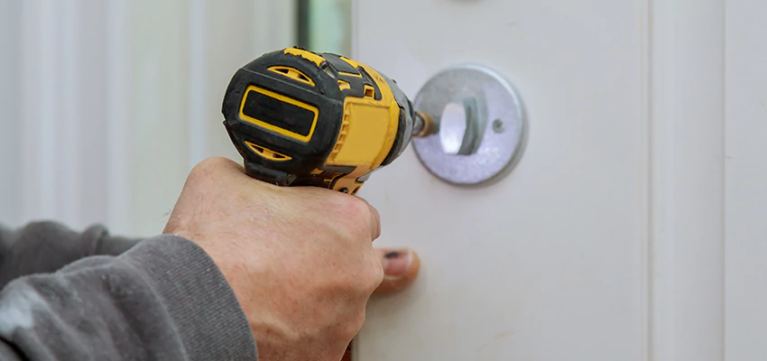 Street Locksmith For Smart Lock Repair in Chowchilla, CA
